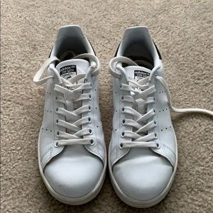 *RARE* BLACK & WHITE STAN SMITHS